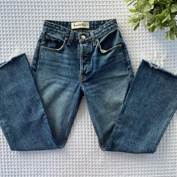 Reformation Mid Rise Crop Flare Jeans - Dark Stone - Picture 3 of 14